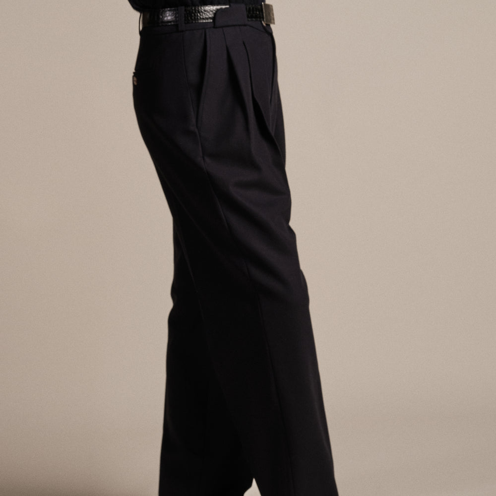 
                  
                    Le pantalon Revolver Bleu marine
                  
                