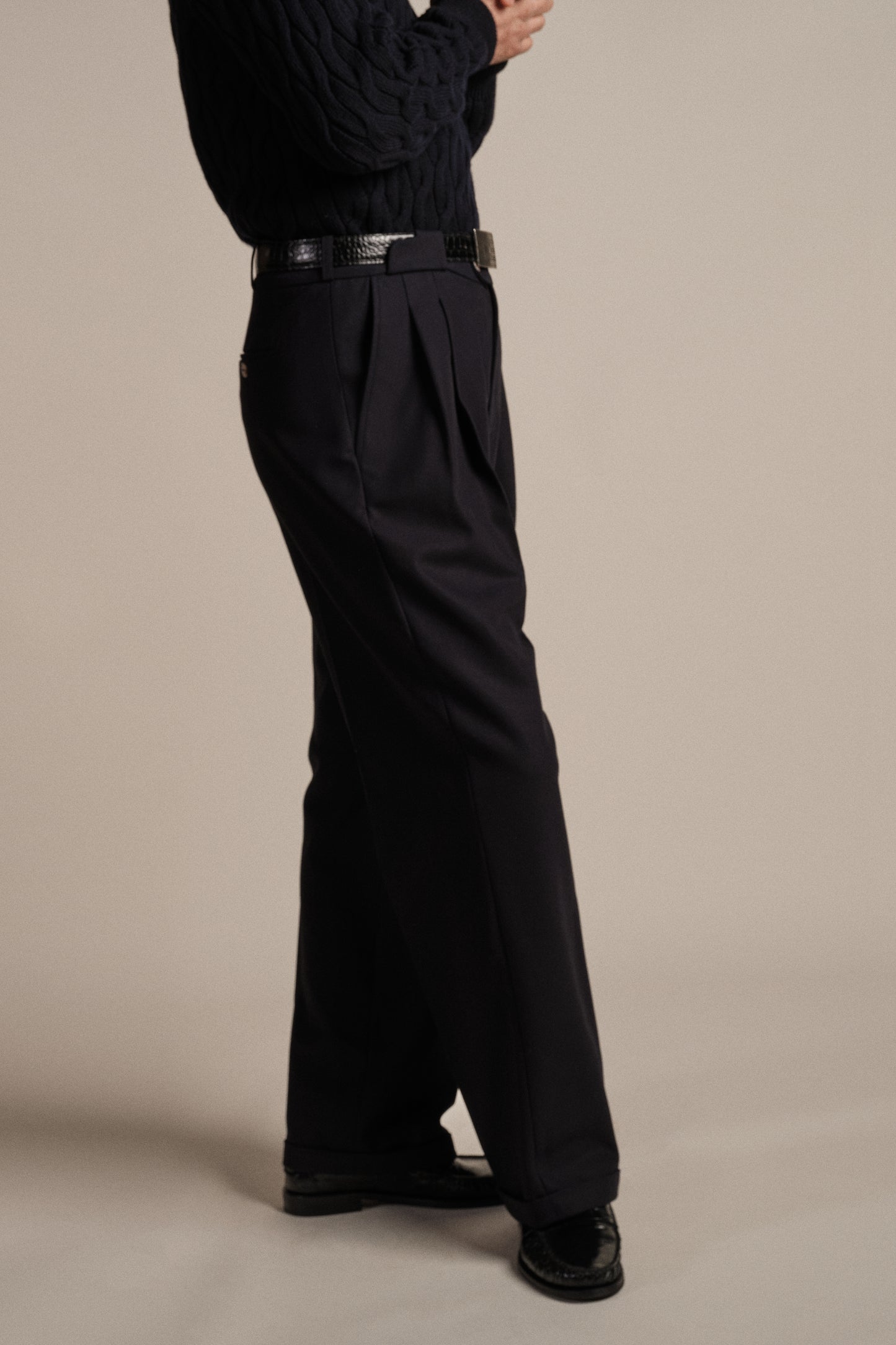 
                  
                    Le pantalon Revolver Bleu marine
                  
                