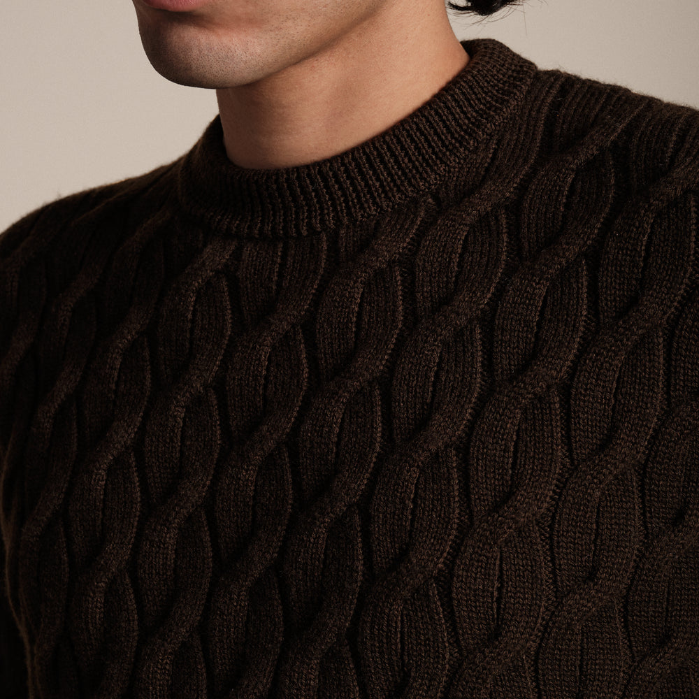 
                  
                    Le pull Fida Marron
                  
                